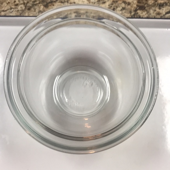 Set of Anchor Hocking Mixing Bowls - Picture 10 of 11